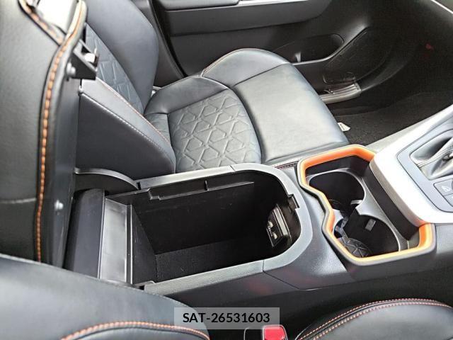 Toyota RAV4 2021-02 6753032-18