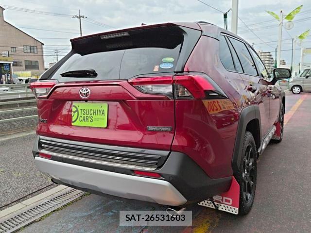 Toyota RAV4 2021-02 6753032-1