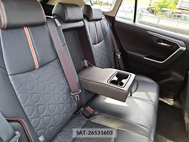 Toyota RAV4 2021-02 6753032-21