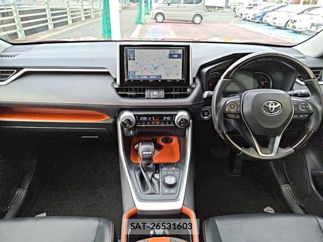 Toyota RAV4 2021-02 6753032-2