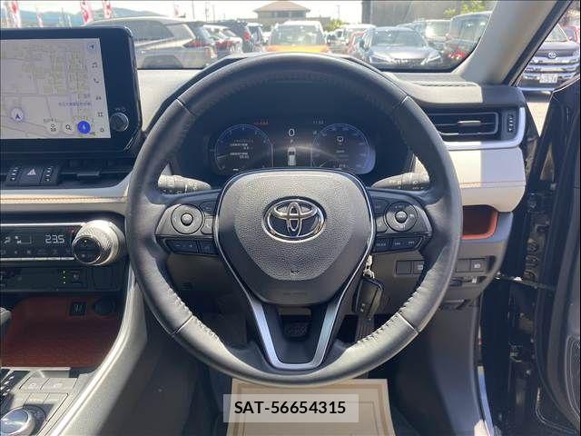 Toyota RAV4 2023-03 6753034-1