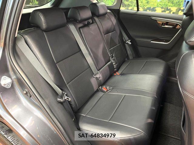 Toyota RAV4 2019-07 6753037-11