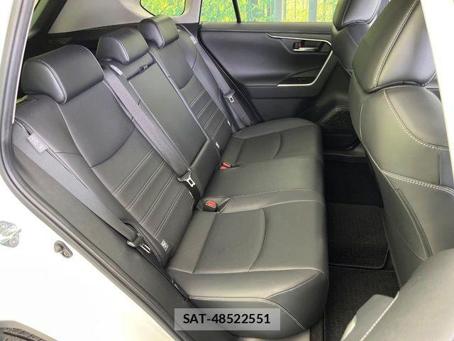 Toyota RAV4 2023-10 6816812-9