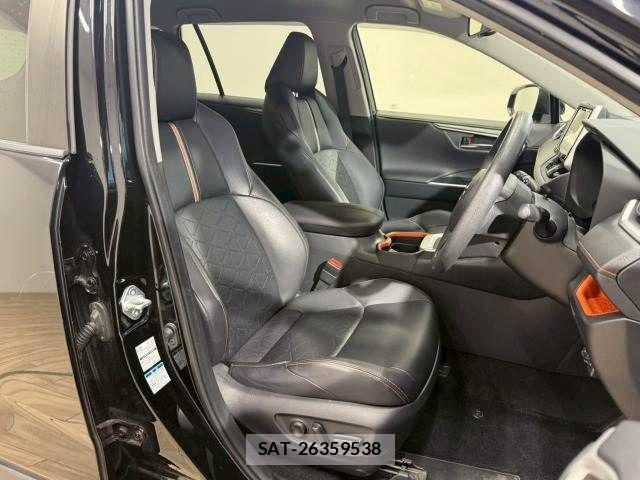 Toyota RAV4 2019-05 6816818-10