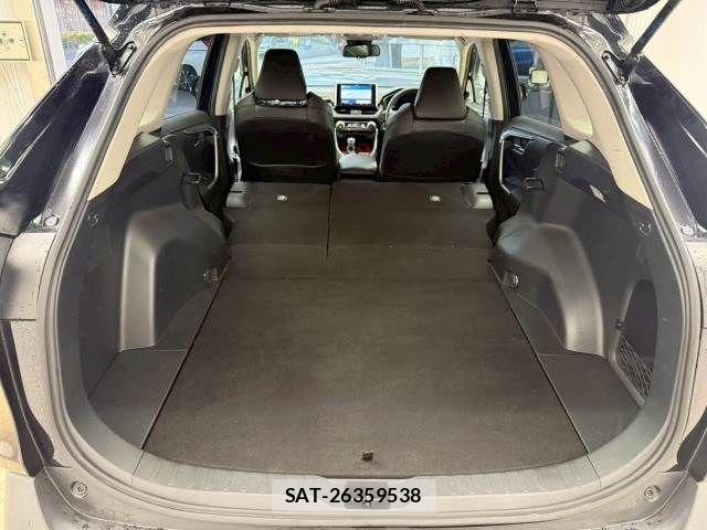 Toyota RAV4 2019-05 6816818-12