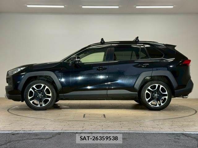 Toyota RAV4 2019-05 6816818-15
