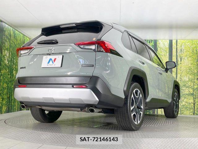 Toyota RAV4 2019-09 6816830-16