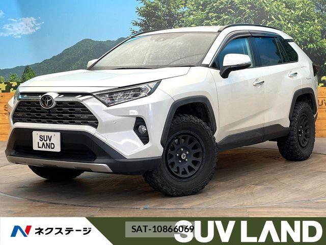 Toyota RAV4 2021-06 6816828-0