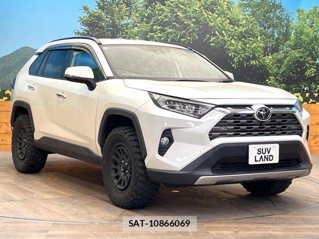 Toyota RAV4 2021-06 6816828-15