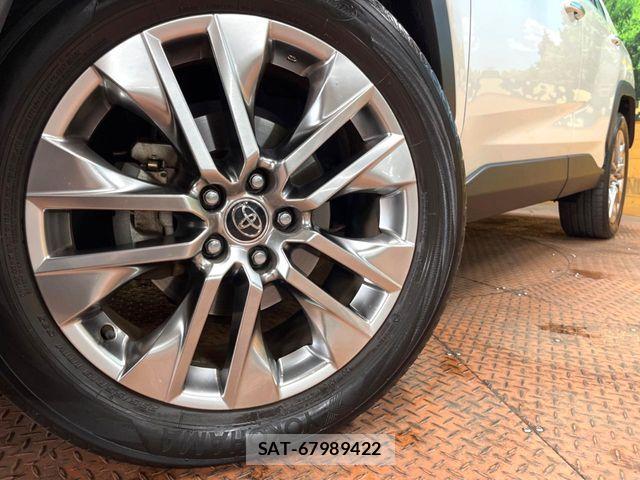 Toyota RAV4 2019-05 6816826-12