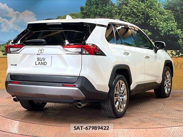 Toyota RAV4 2019-05 6816826-16