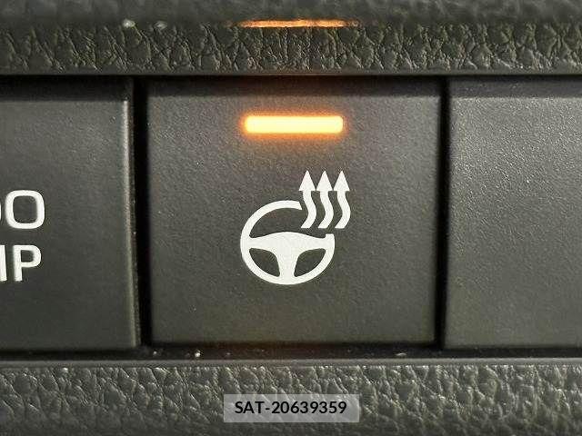 Toyota RAV4 2023-03 6816813-13