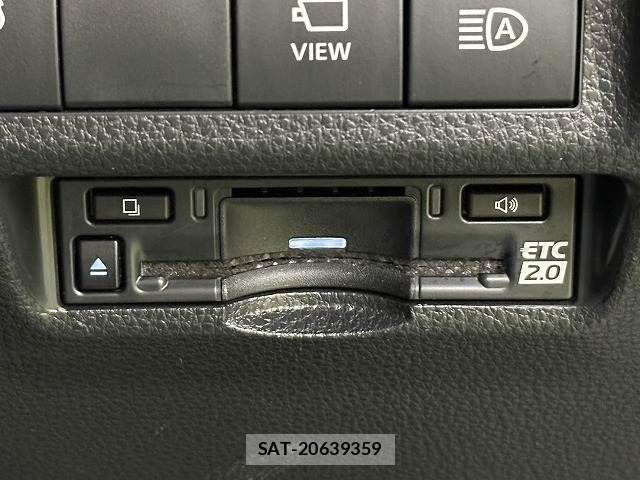 Toyota RAV4 2023-03 6816813-14