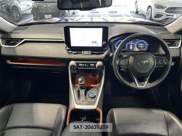 Toyota RAV4 2023-03 6816813-2