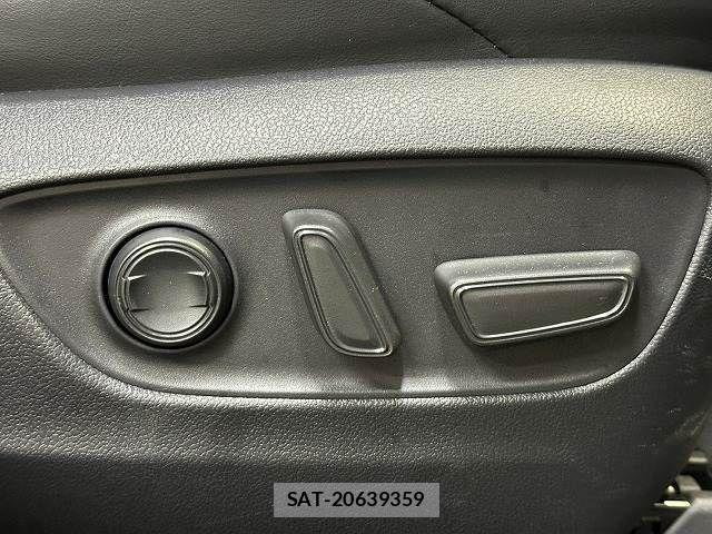 Toyota RAV4 2023-03 6816813-5