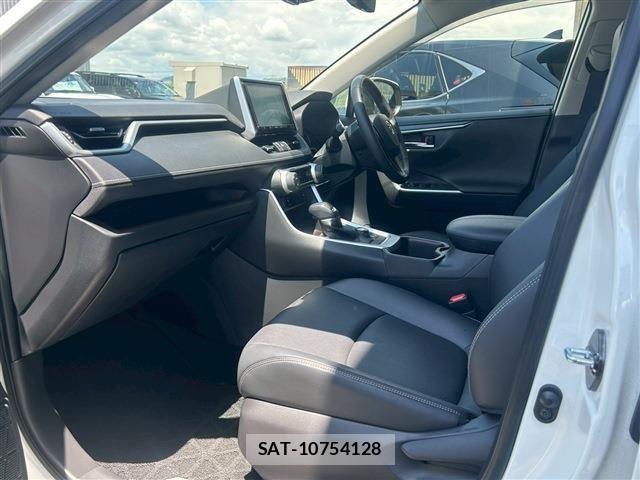Toyota RAV4 2022-04 6816817-11