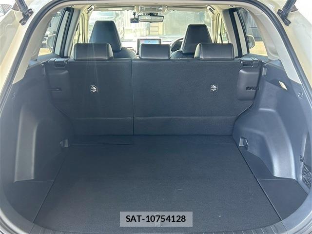 Toyota RAV4 2022-04 6816817-15