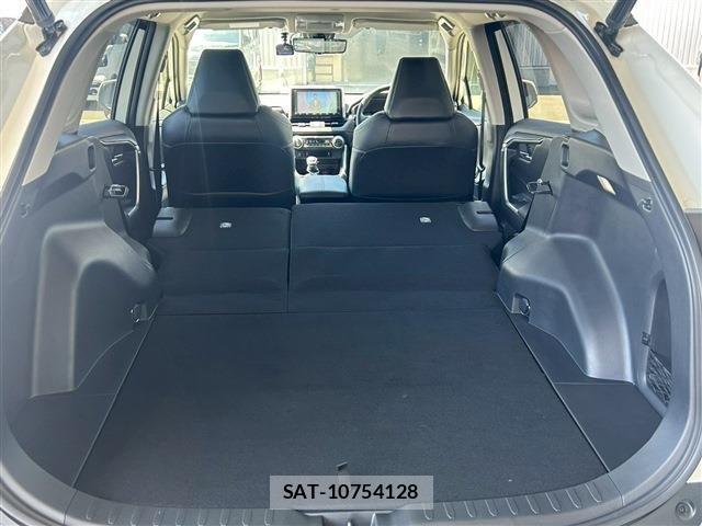 Toyota RAV4 2022-04 6816817-16