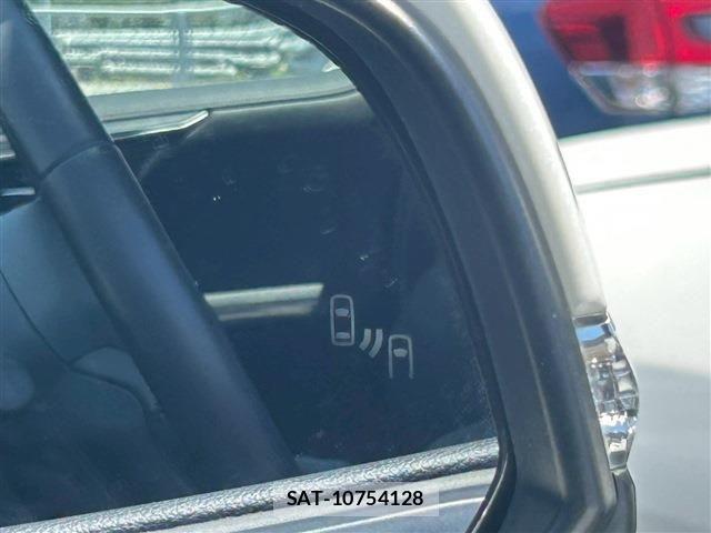 Toyota RAV4 2022-04 6816817-28