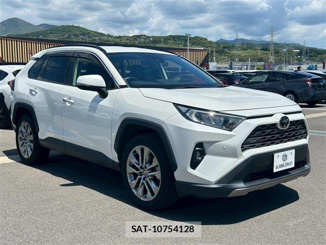 Toyota RAV4 2022-04 6816817-4