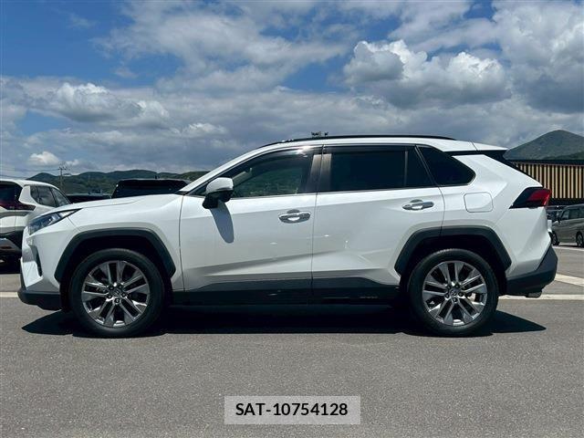 Toyota RAV4 2022-04 6816817-8