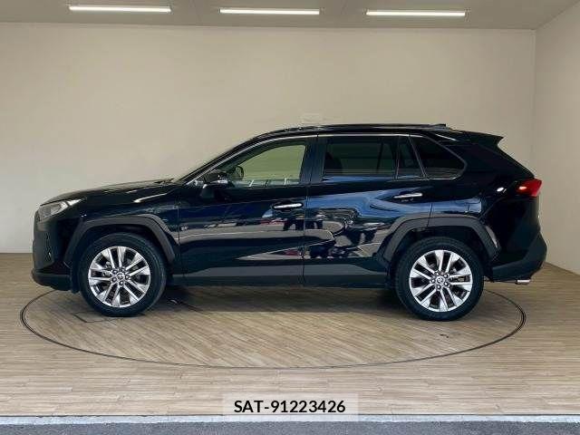 Toyota RAV4 2023-02 6816810-15