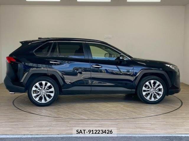 Toyota RAV4 2023-02 6816810-16