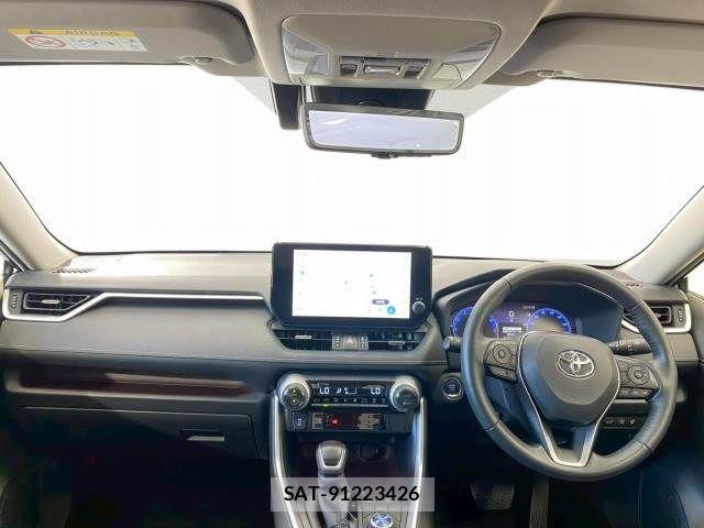 Toyota RAV4 2023-02 6816810-2