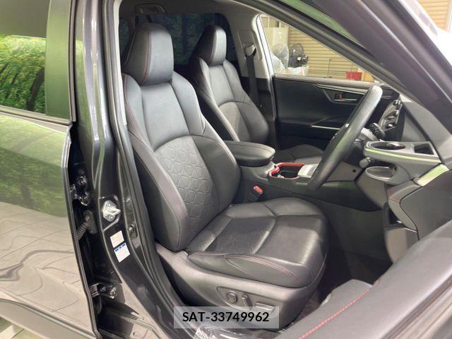 Toyota RAV4 2021-04 6816814-9