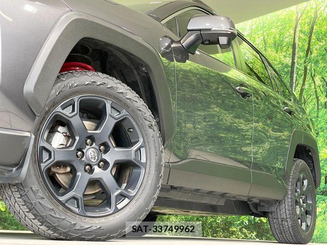 Toyota RAV4 2021-04 6816814-13