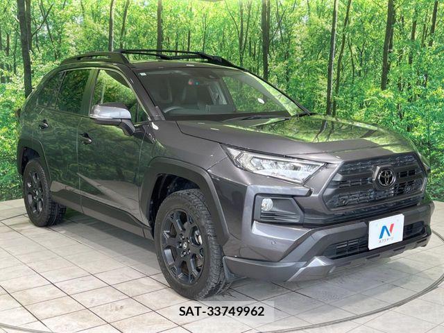 Toyota RAV4 2021-04 6816814-16