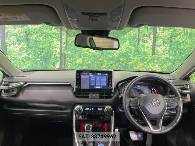 Toyota RAV4 2021-04 6816814-1