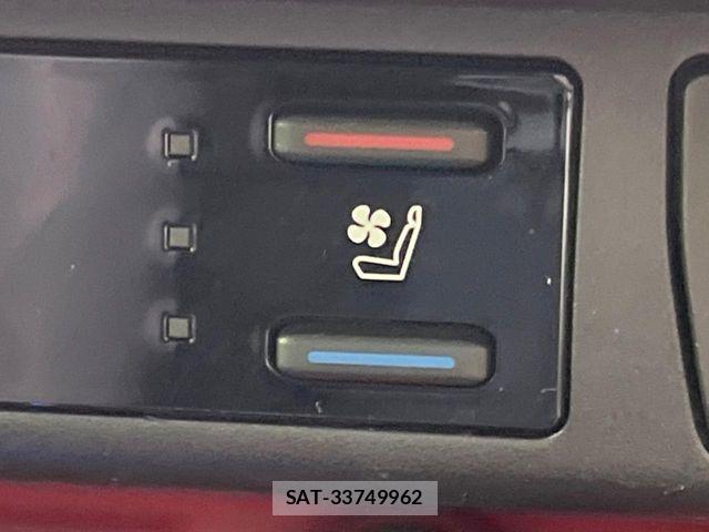 Toyota RAV4 2021-04 6816814-5