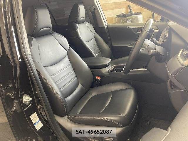 Toyota RAV4 2019-10 6816827-11
