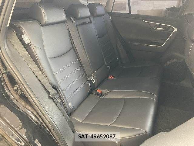Toyota RAV4 2019-10 6816827-12