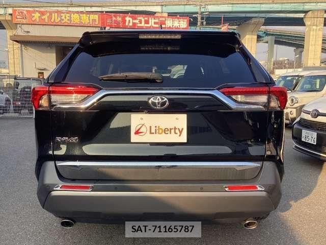 Toyota RAV4 2021-09 6911876-10