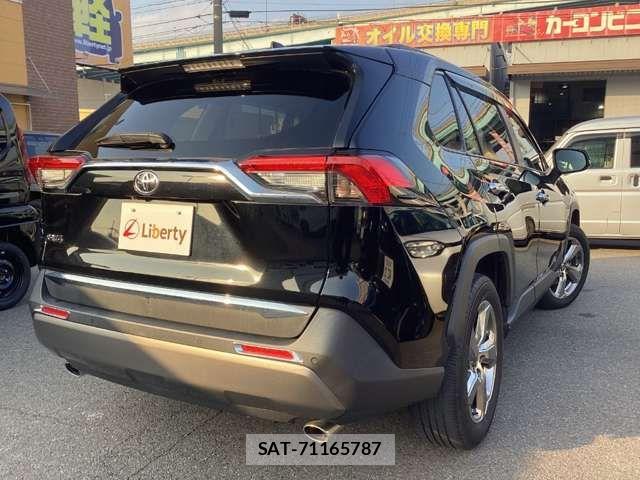 Toyota RAV4 2021-09 6911876-11