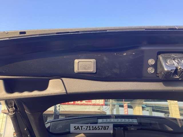 Toyota RAV4 2021-09 6911876-15