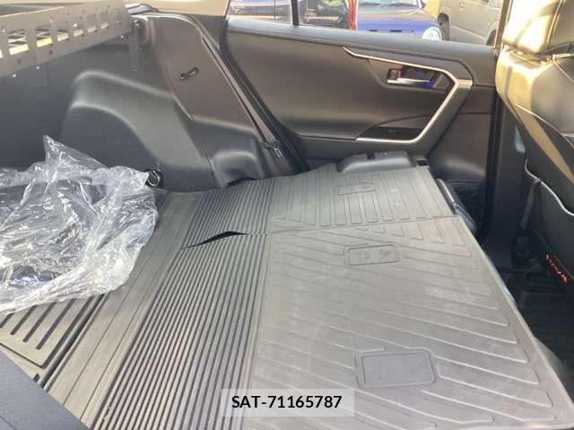 Toyota RAV4 2021-09 6911876-16