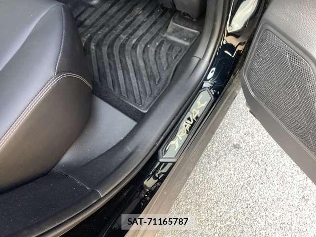 Toyota RAV4 2021-09 6911876-19
