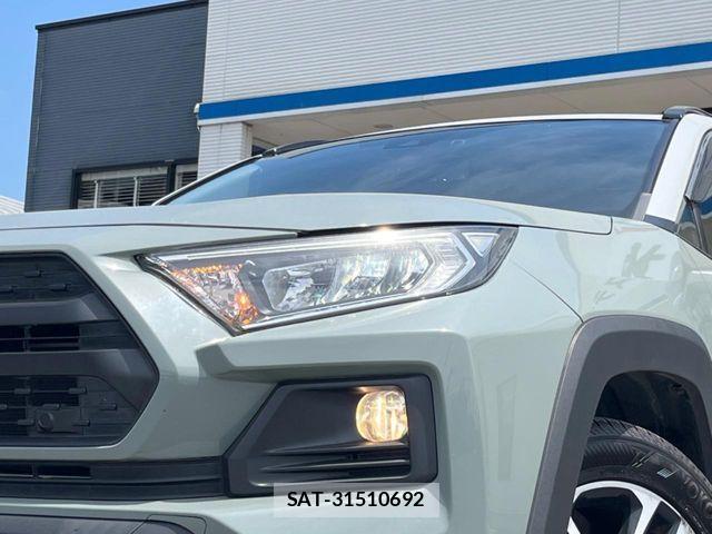 Toyota RAV4 2019-11 6911878-12