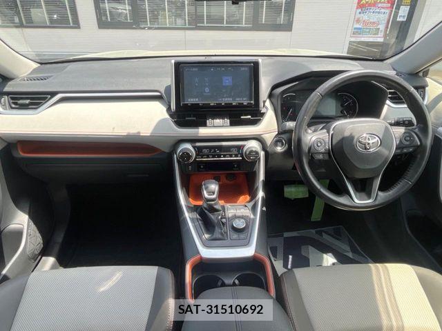 Toyota RAV4 2019-11 6911878-1