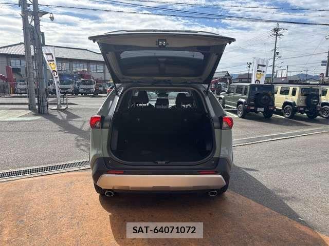 Toyota RAV4 2023-06 6911861-10