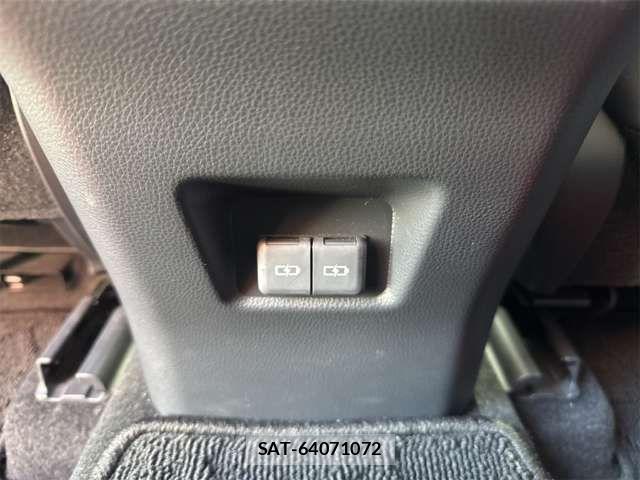 Toyota RAV4 2023-06 6911861-18