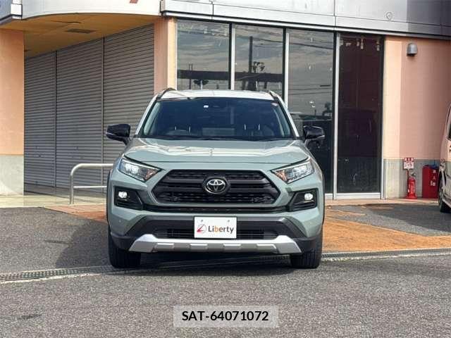 Toyota RAV4 2023-06 6911861-4