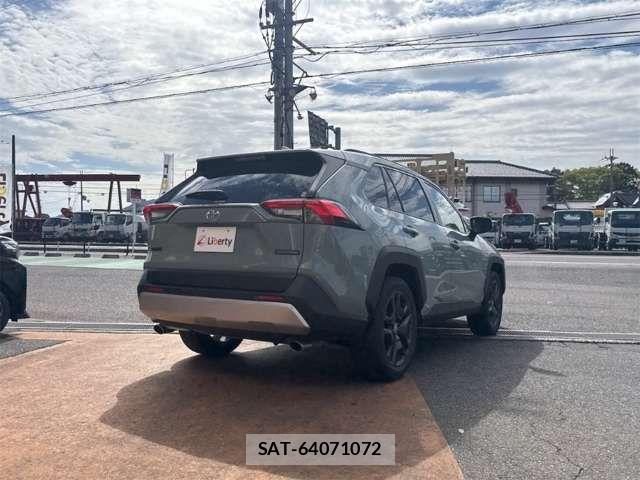 Toyota RAV4 2023-06 6911861-7