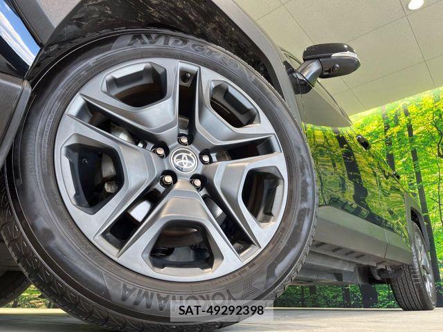 Toyota RAV4 2022-11 6911860-12