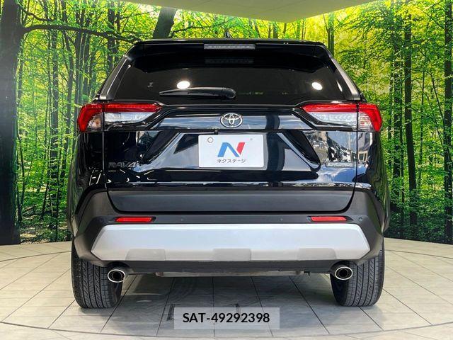 Toyota RAV4 2022-11 6911860-14
