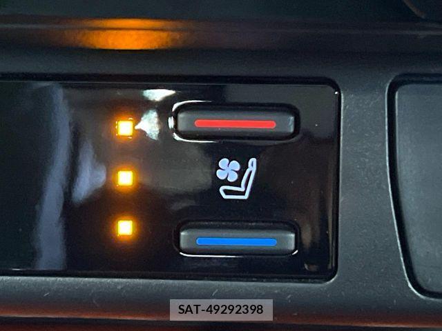Toyota RAV4 2022-11 6911860-5