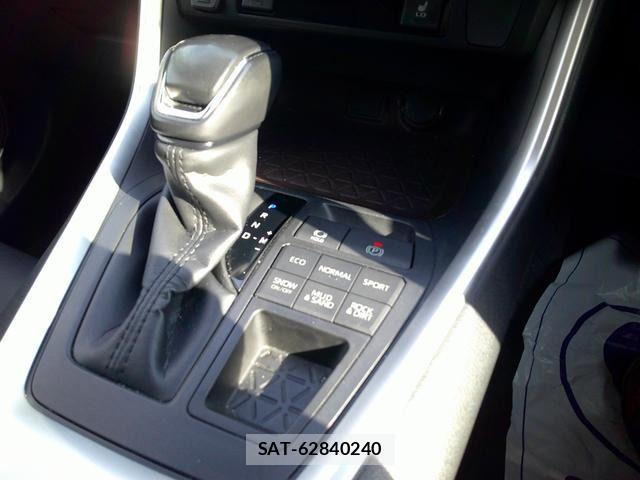 Toyota RAV4 2019-06 6911904-5